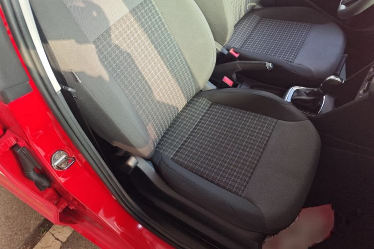 Used Volkswagen Polo 2016 1.6L Automatic Comfort Model
