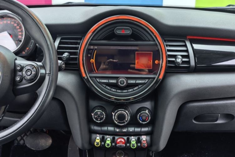 Used  MINI 2019 1.5T COOPER Classic Edition Five-Door Version
