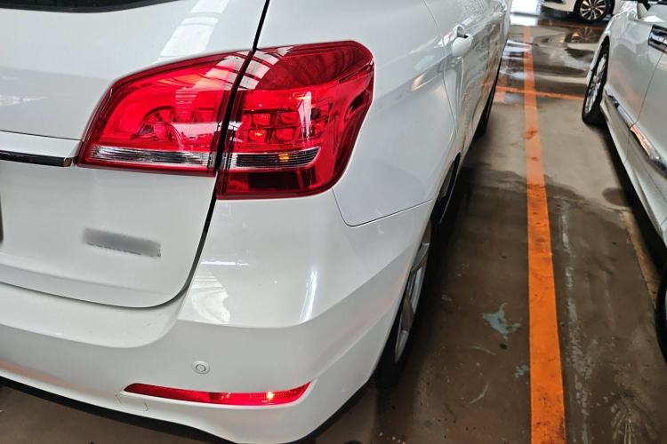 Used Haval H2 2018 1.5T Dual-Clutch Two-Wheel Drive Fashion Model China VI Standard
