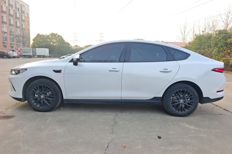 Used BYD Qin PLUS 2025 EV Smart Drive Edition 420KM Leading Model