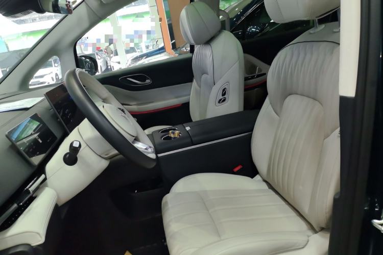 Used VOYAH Dream 2025 PHEV Four-Wheel-Drive Flagship Kunpeng Edition
