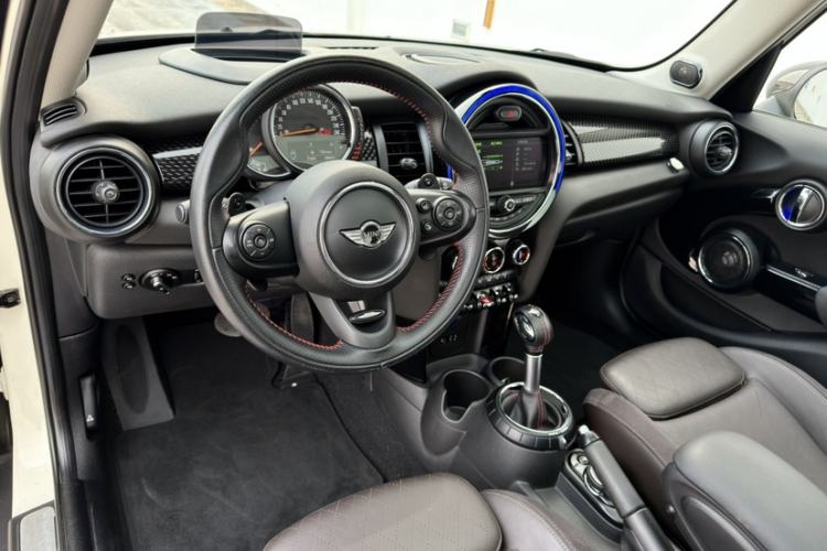 Used  MINI 2016 2.0T COOPER S Pioneer Edition Five-Door Model
