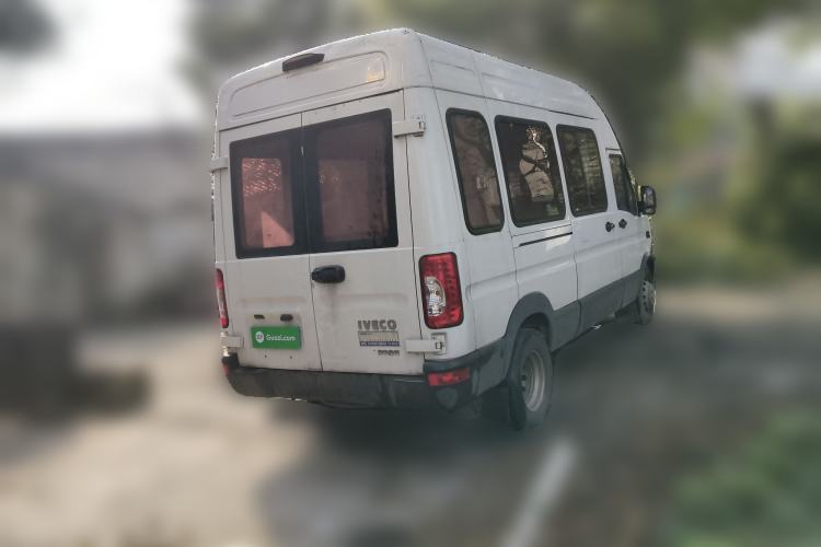 Used Iveco Power Daily 2017 2.5T Deluxe A37 High-Roof 6-7 Seater Bus 47Z5
