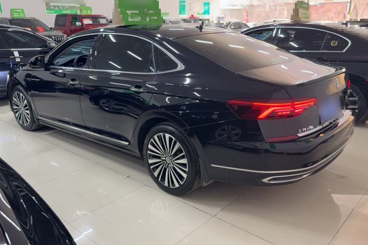 Used Volkswagen Passat 2020 330TSI Luxury Edition China VI

