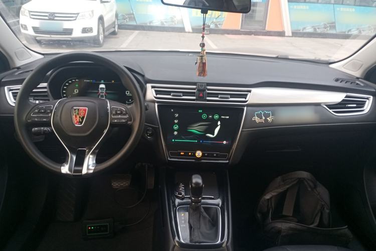 Used Roewe i5 2020 1.5L Automatic 4G Connect Luxury Flagship Edition
