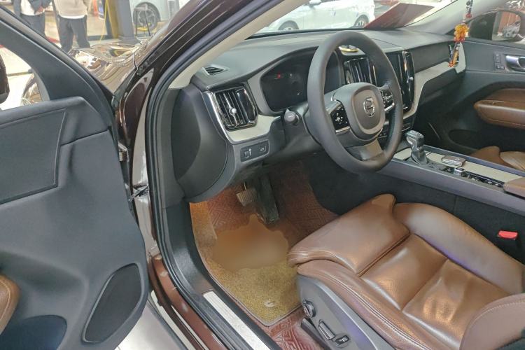 Used Volvo XC60 2020 T5 4x4 Smart Luxury Edition
