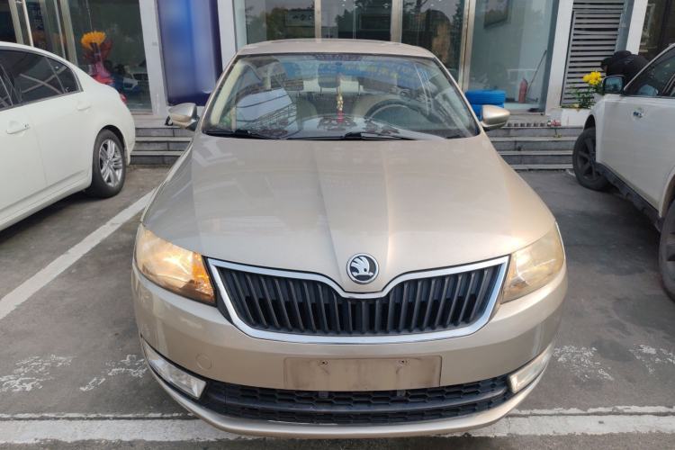 Used Skoda Rapid 2013 1.6L Manual Smart Selection Model
