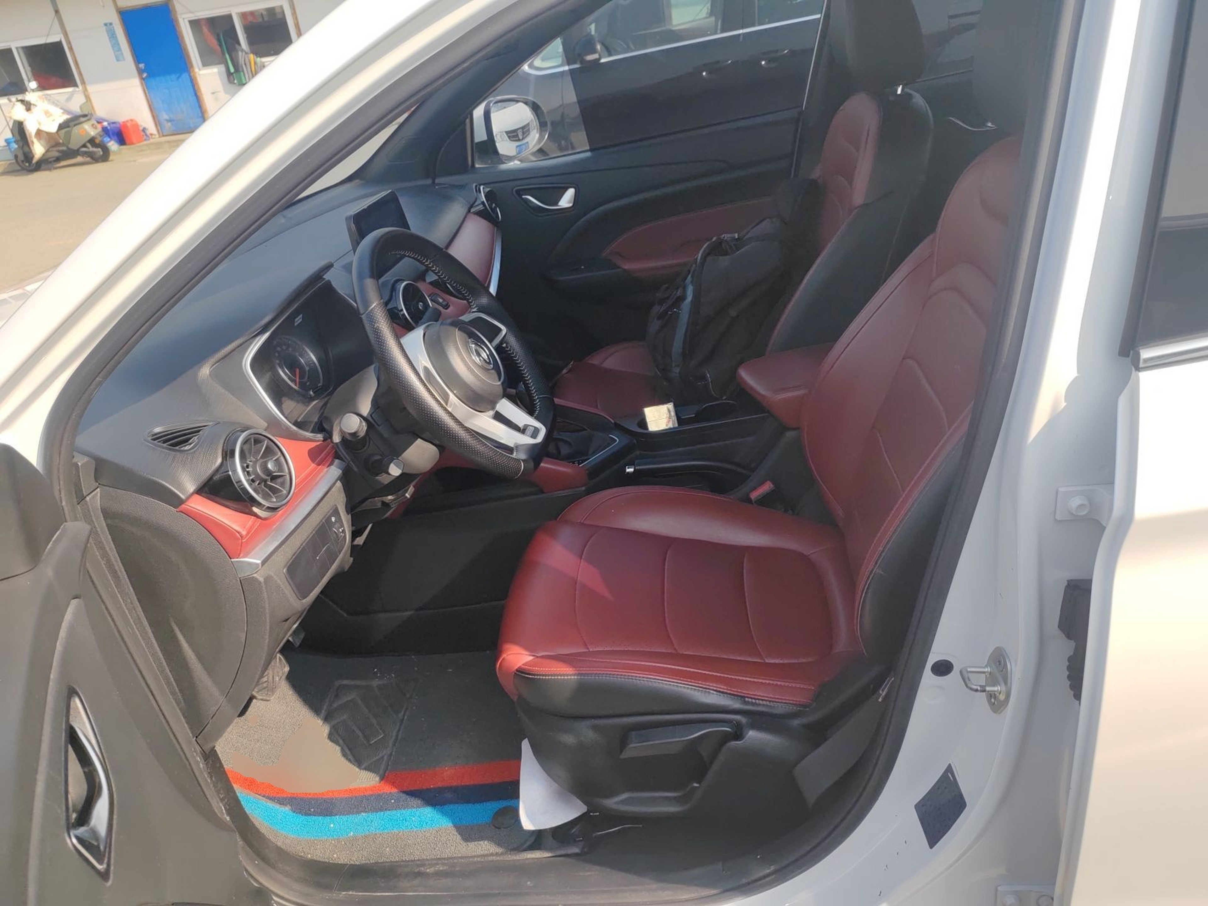 Переднее сиденье в автомобиле