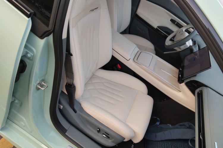 Used  GT 2023 560 Rear-Drive Seven-Wing Edition