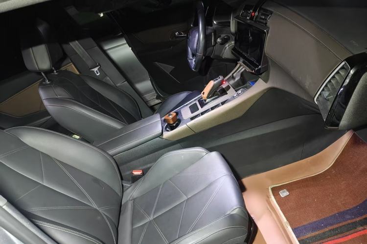 Used  7 2020 35THP Montmartre Edition
