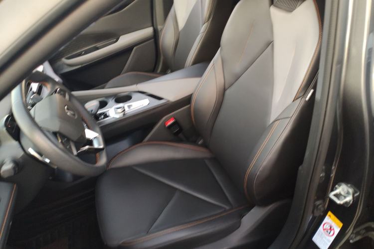 Used Changan UNI-V 2022 1.5T Prestige Version
