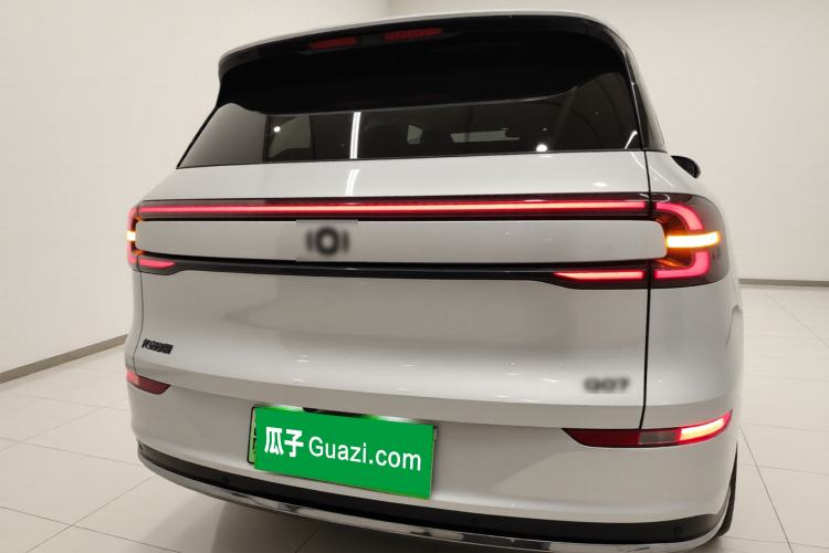 Used  Q07 2025 215 Prestige Edition