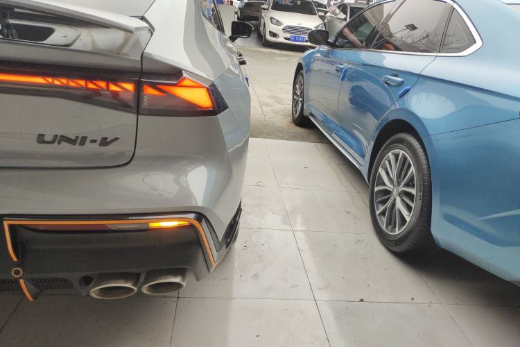 Used Changan UNI-V 2023 2.0T Leading-Speed Edition
