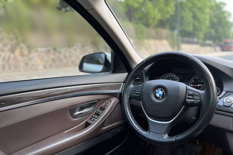 Used BMW 5 Series 2014 525Li Luxury Design Package
