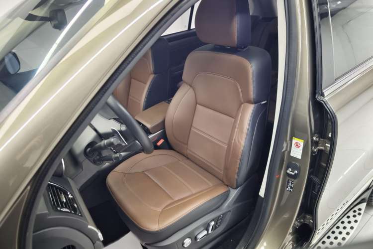 Used Haval H8 2017 2.0T Gasoline 4x4 Smart Enjoyment Version
