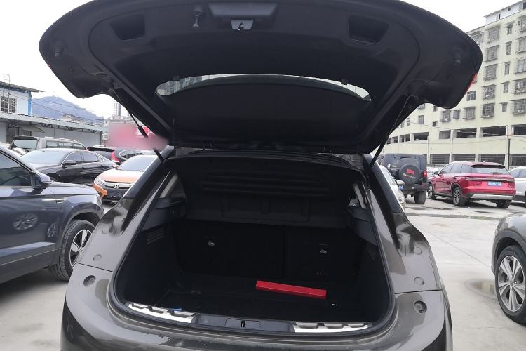 Used  6 2014 1.6T Elegant Version THP160
