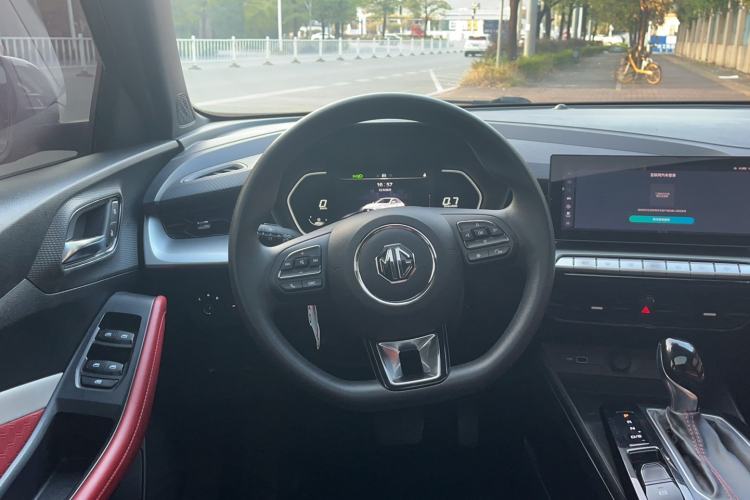 Used MG 5 2021 Revised Version 180 DVVT CVT Youth Luxury Edition
