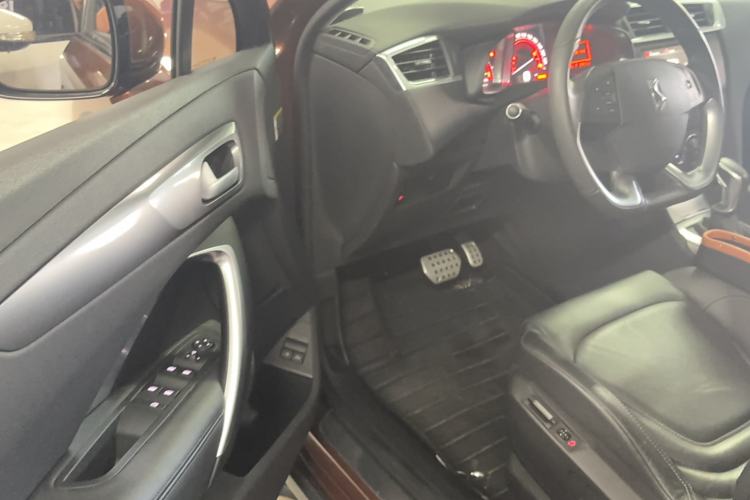 Used  6 2014 1.6T Luxury Edition THP200
