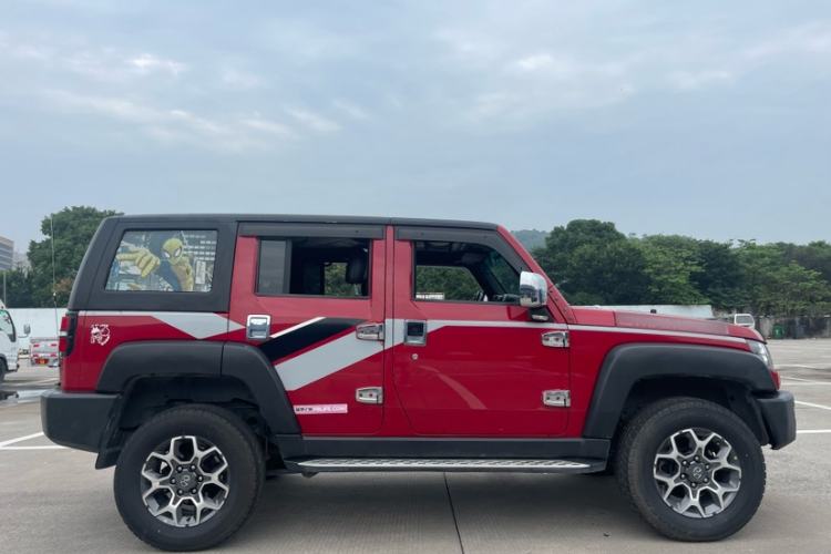 Used Beijing Auto BJ40 2017 40L 2.3T Automatic All-Wheel Drive Ring of the Tower Champion Edition
