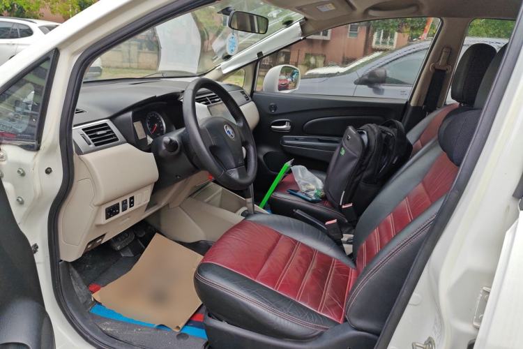 Used Venucia R50 2016 1.6L Automatic Elite Edition