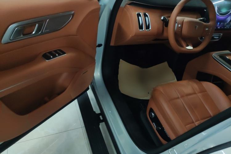 Used  S09 2025 Four-Wheel Drive Ultra+ Custom Edition
