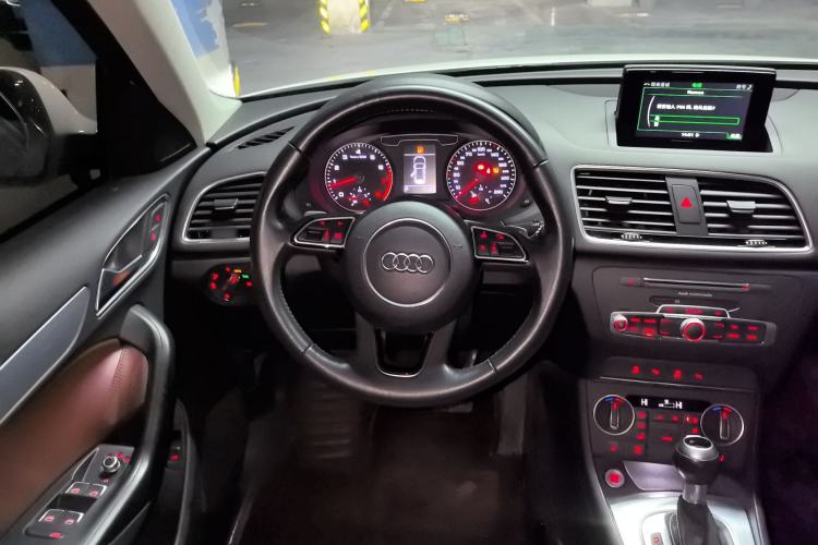 Used Audi Q3 2017 30 TFSI Fashion Model
