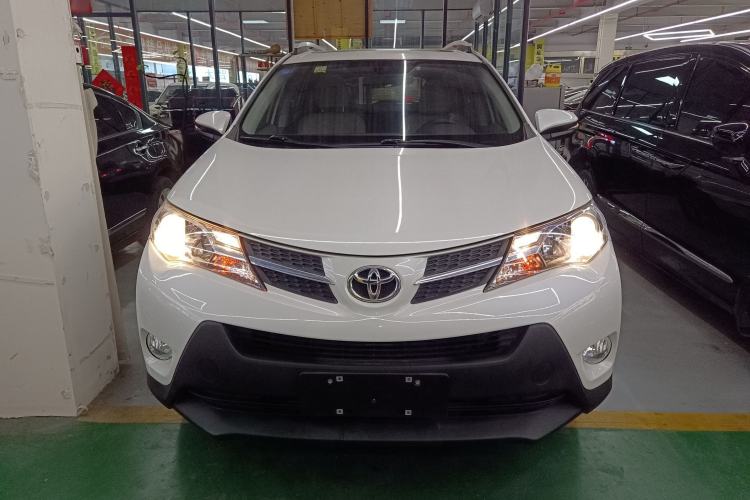 Used Toyota RAV4 2015 2.0L CVT Two-Wheel Drive Fashion Edition