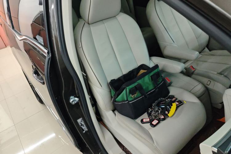 Used Buick GL8 2021 Land Cruiser Executive Class 652T Luxury Model
