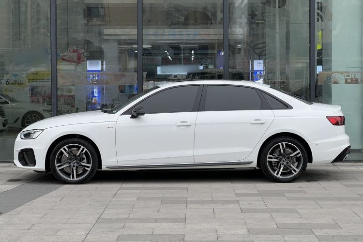 Used Audi A4L 2022 40 TFSI Luxury Dynamic Model
