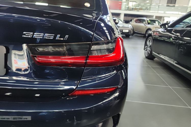 Used BMW 3 Series 2021 Second Facelift 325Li M Sport Package
