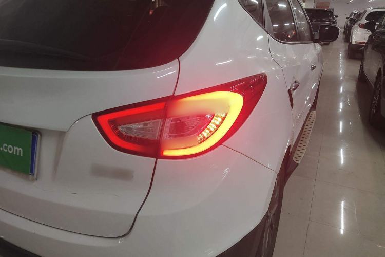 Used Hyundai ix35 2015 2.0L Automatic 2WD Smart Type China IV
