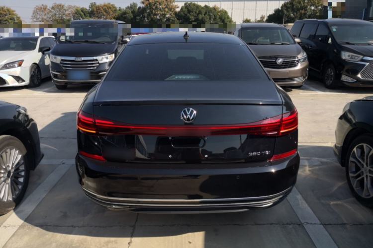 Used Volkswagen Passat 2025 Premium Version 380TSI Dragon Edition
