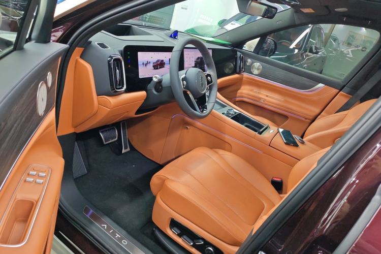 Used Hima AITO M9 2025 Extended-Range Ultra Version 52 kWh 6-Seater