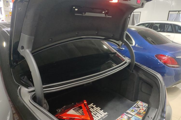 Used Mercedes-Benz E-Class 2019 Restyled E 300 L Sporty and Stylish Edition
