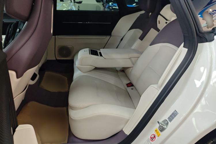 Used  12 2025 Ultra Extended-Range Edition
