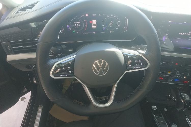 Used Volkswagen Passat 2022 380TSI Flagship Edition
