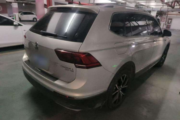 Used Volkswagen Tiguan L 2019 380TSI Automatic All-Wheel Drive Luxury Edition with 7 Seats China VI Standard
