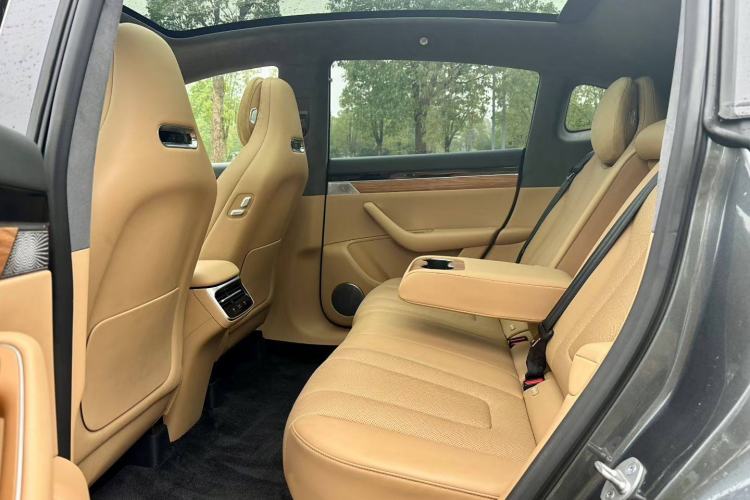 Used Hima Luxeed R7 2024 All-Electric 736 km Ultra
