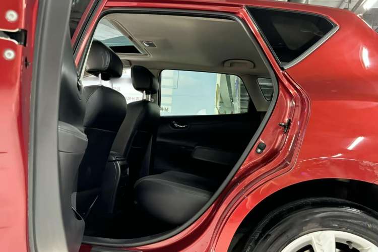 Used Nissan Tiida 2011 1.6L CVT Smart Version
