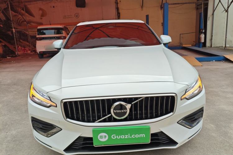 Used Volvo S60 2025 B4 Zhiyi Luxury Edition
