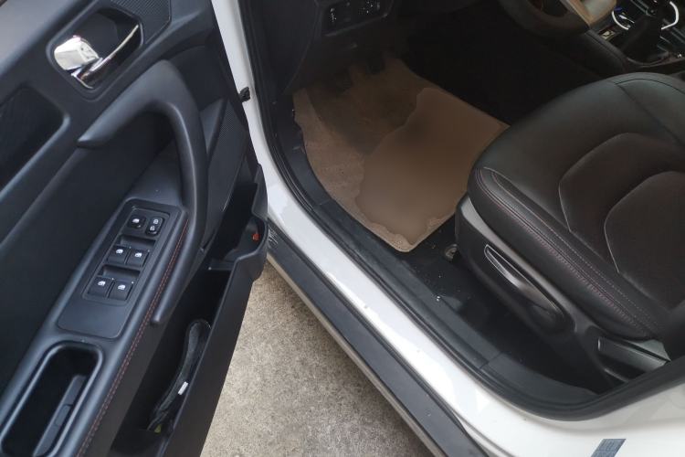 Used  Refine S3 2017 1.6L Manual Smart Connectivity Model
