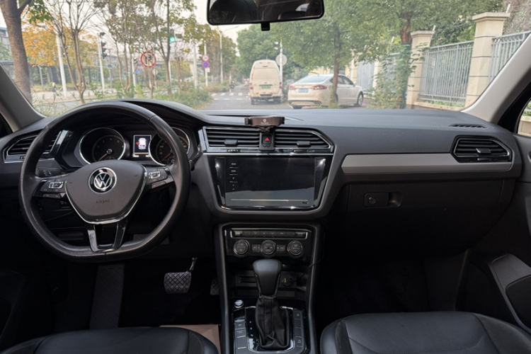 Used Volkswagen Tiguan L 2021 330TSI Automatic Two-Wheel Drive Smart Edition