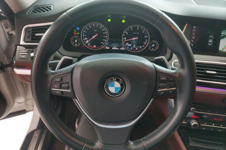 Used BMW 5 Series GT 2015 528i Leading Model
