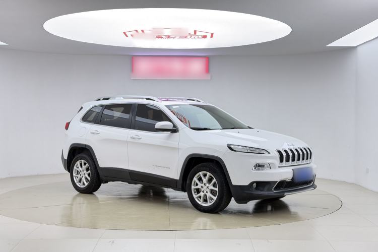 Used  Cherokee 2017 2.0L Superior Edition
