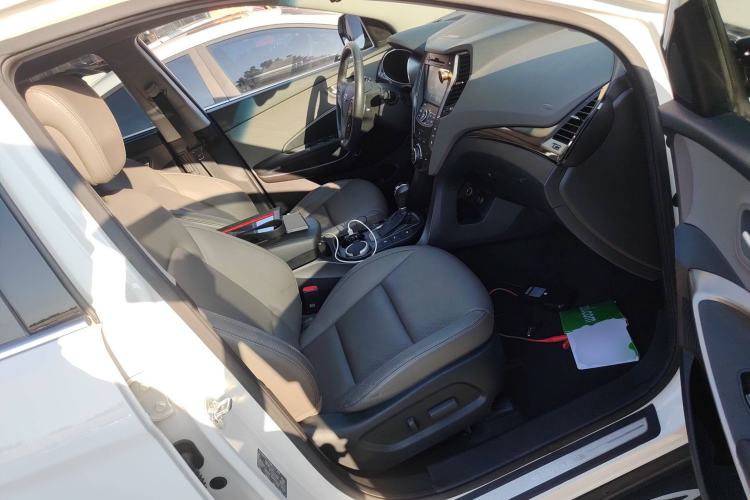 Used Hyundai Grand SantaFe 2013 3.0L 7-Seater 4x4 Flagship Edition
