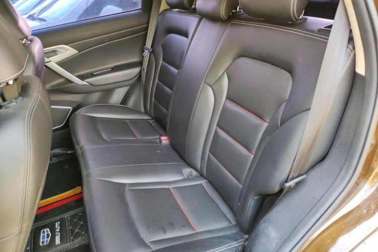 Used Geely Auto Emgrand X7 Sport 2018 2.0L Manual Two-Wheel Drive Zhiya Version
