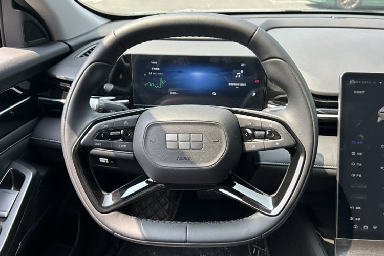 Used  L6 2024 125km PLUS Dragon Edition
