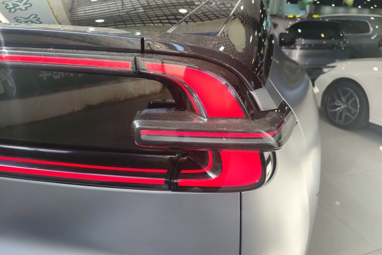 Used  E07 2025 All-Electric 4x4 90kWh Ultra High-Performance Edition