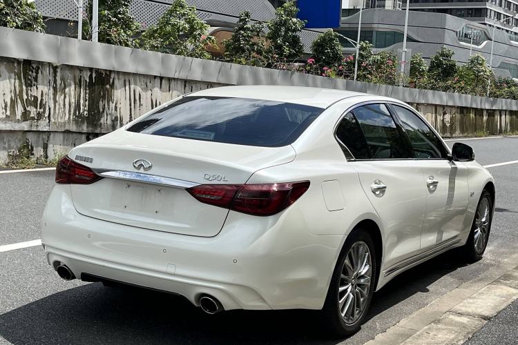 Used Infiniti Q50L 2018 2.0T Enjoyment Version China VI Standard

