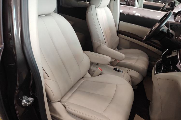 Used Buick GL8 2021 Land Cruiser Executive Class 652T Luxury Model